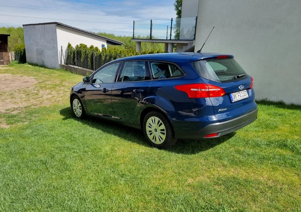 Ford Focus cena 17900 przebieg: 185000, rok produkcji 2015 z Czersk małe 232